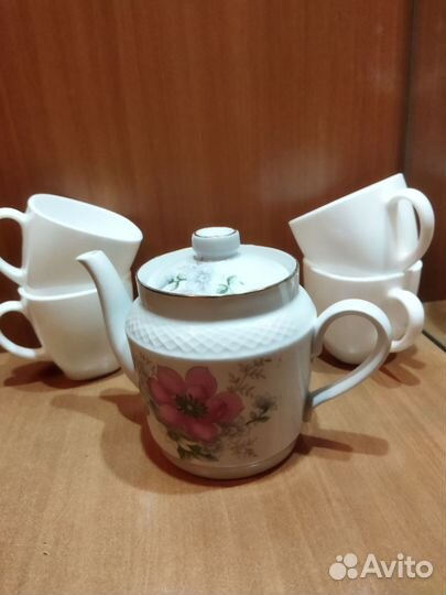 Сахарницы, чайники заварочные, молочники