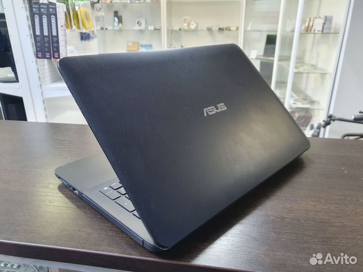 Нотбук Asus x555yi