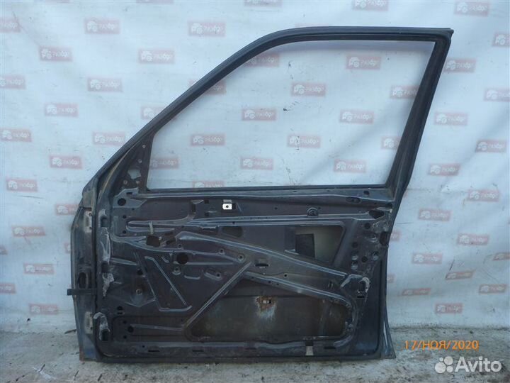Дверь передняя правая Mercedes-Benz 190 W201