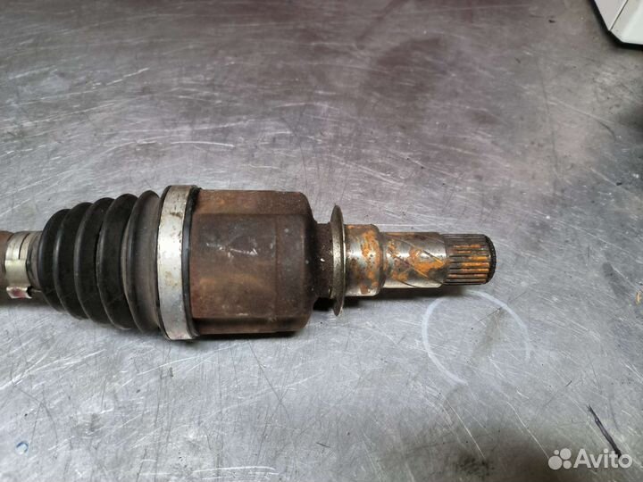 Renault Megane 4 1,6 tce левый привод полуось