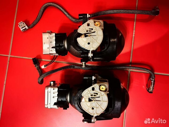 Ксеноновые, адаптивные линзы Volvo XC60 2016