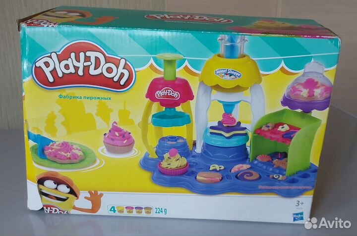 Игровой набор Play doh Фабрика пирожных 3+