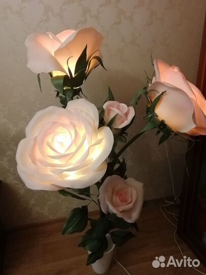 Светильник - куст розы с бутонами (из изолона)