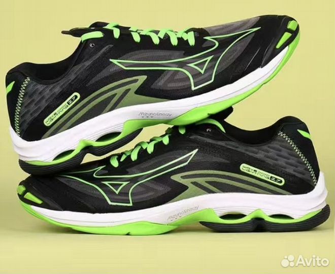 Mizuno wave lightning z7