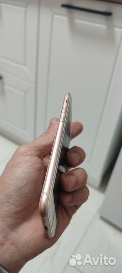 iPhone 8, 64 ГБ