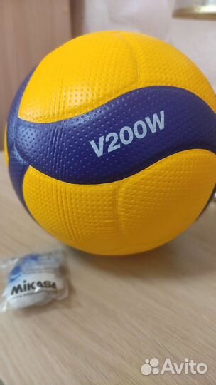 Волейбольный мяч Mikasa v200w