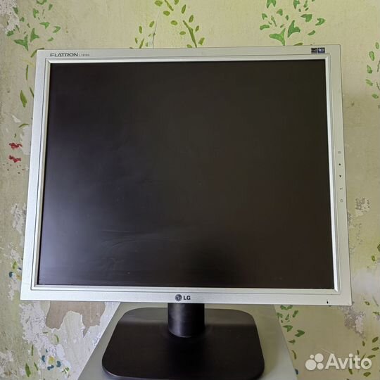 Монитор LG flatron l1918s