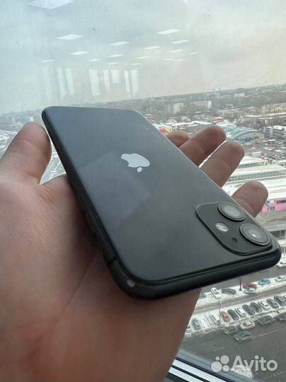 iPhone 11, 64 ГБ