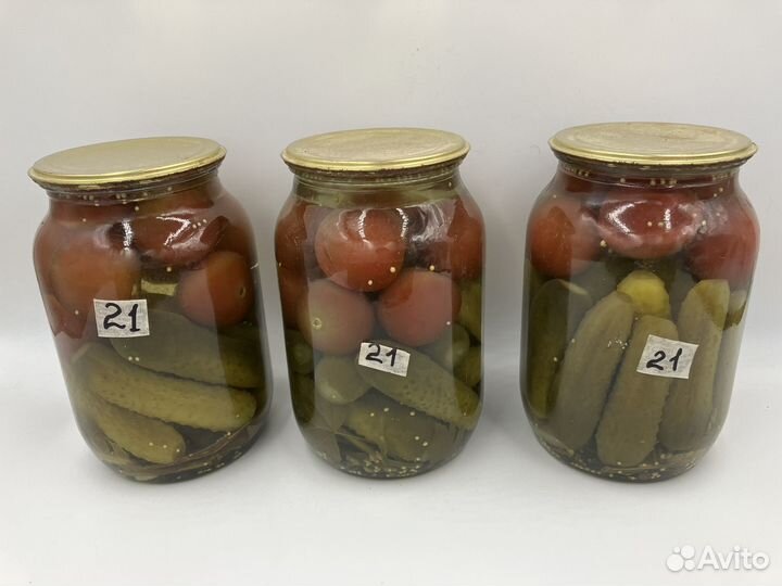 Маринованые огурцы и помидоры