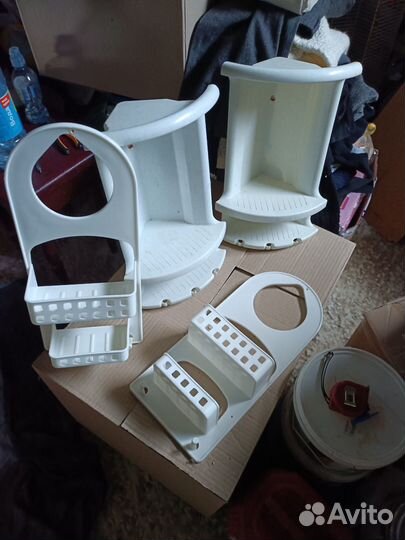 Полочки пластиковые