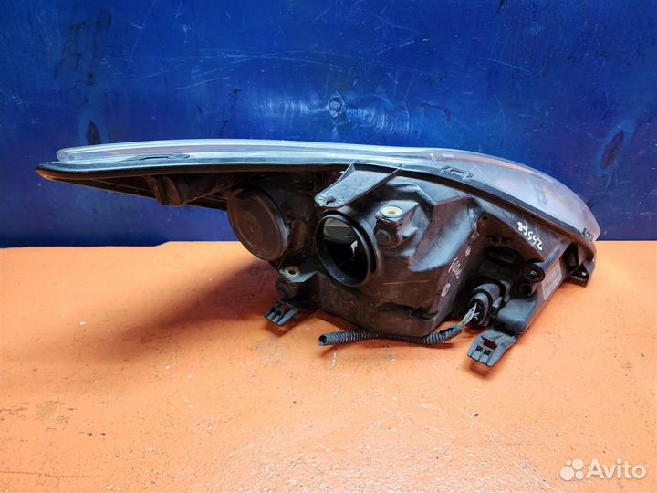 Фара левая Ford Focus 2 2008-2011 8M5113101DF