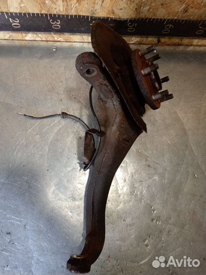 Кулак поворотный передний Nissan Pathfinder R51