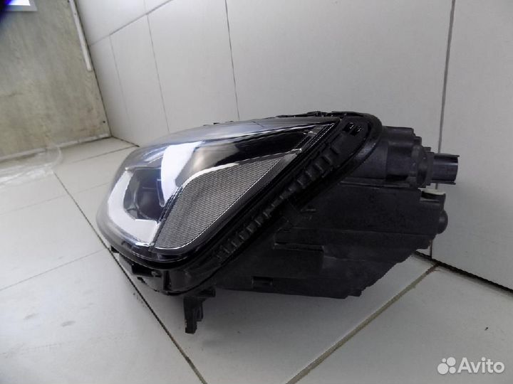 Фара левая Audi A4/RS4