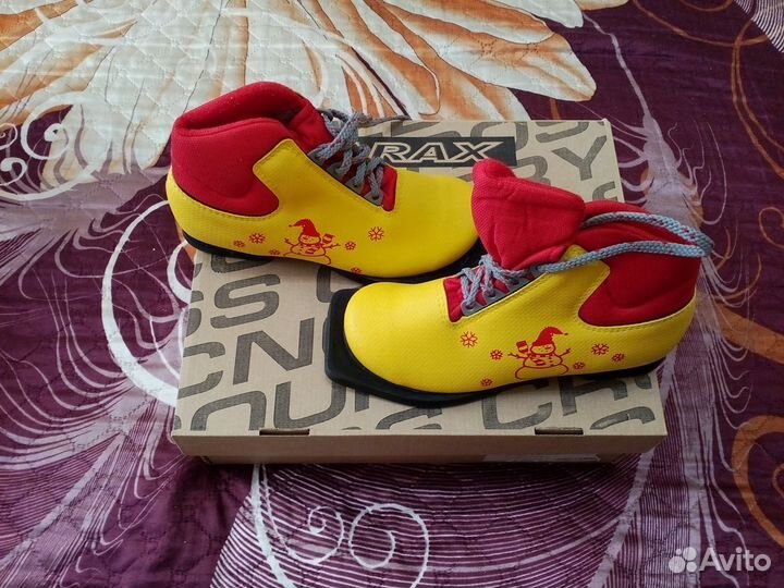 Продаются новые зимние лыжные ботинки