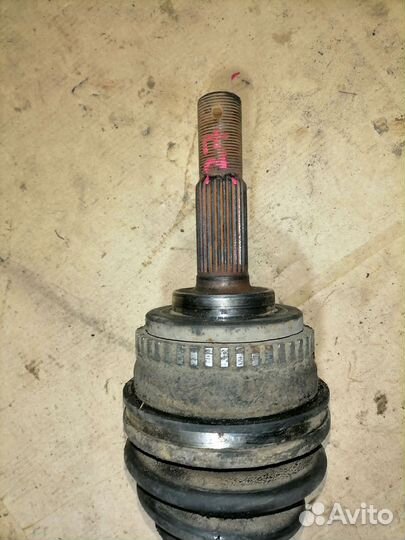 Привод передний правый Nissan Avenir Salut