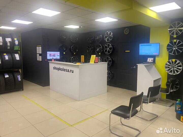 Nokian Tyres Hakkapeliitta 9 215/60 R16