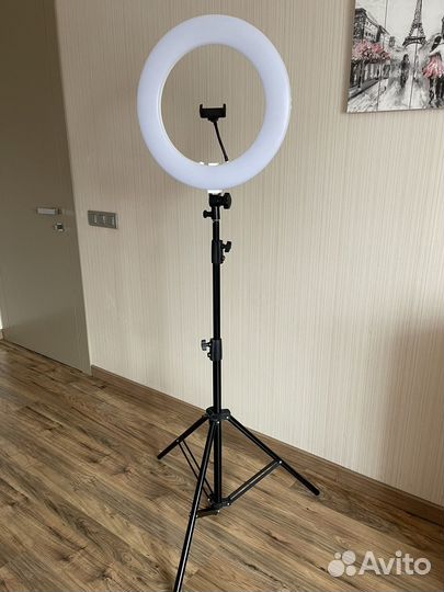 Кольцевая лампа со штативом