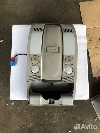 Плафон салонный Audi Q7 4L