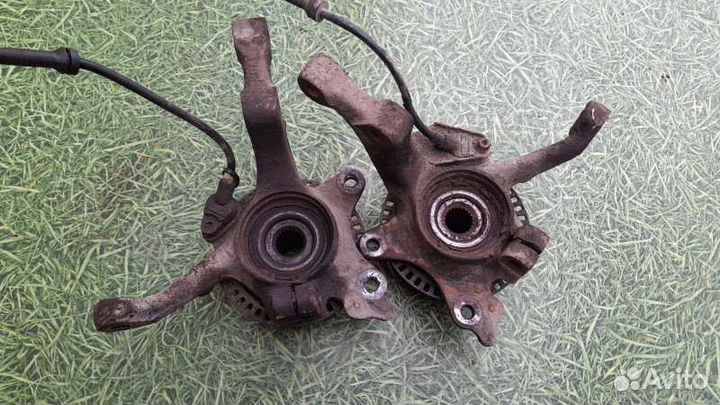 Кулак поворотный передний Volkswagen Passat B3 2.0