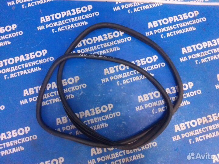 Уплотнительная резинка двери Citroen Berlingo 2