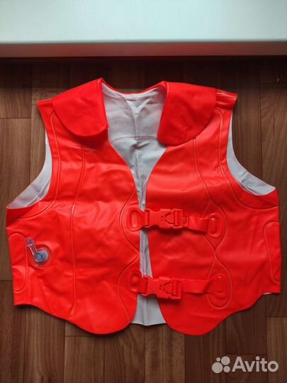 Жилет для плавания и нарукавники