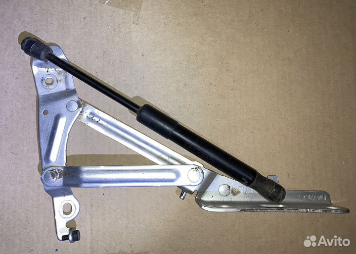 Левая петля крышки багажника для Mazda 6 gh