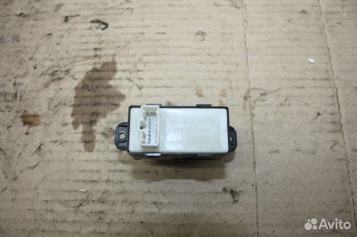 Кнопка стеклоподъемника KIA sorento 2009