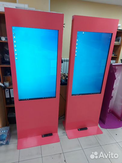 Сенсорная интерактивная стойка 43