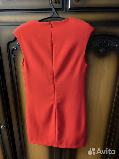 Красное короткое платье