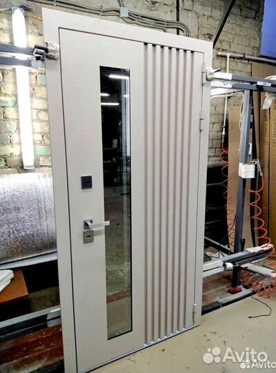 Входная металическая дверь