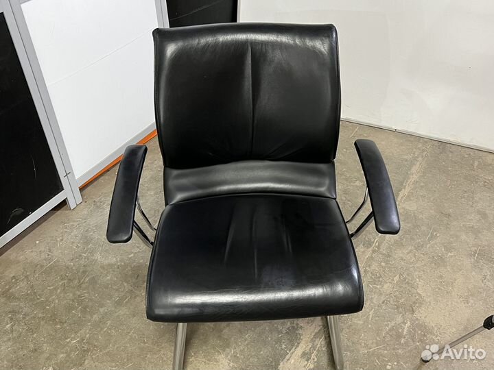 Кресло на дугах