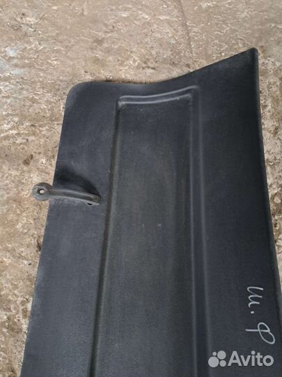 Обшивка крышки багажника Skoda Fabia