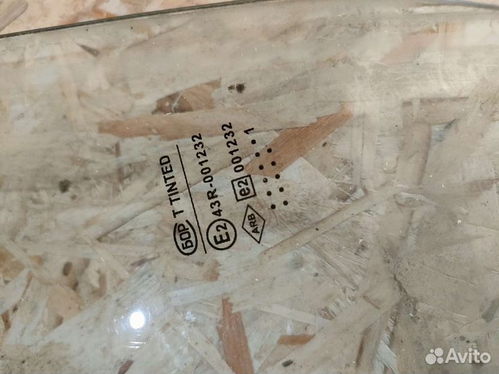 Стекло Renault Logan 1