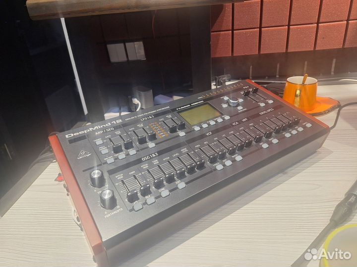 Аналоговый Синтезатор Behringer DeepMind 12D