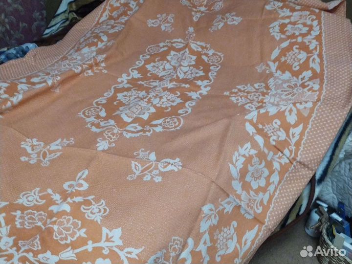 Покрывало тканевое, подзор на кровать, накидки