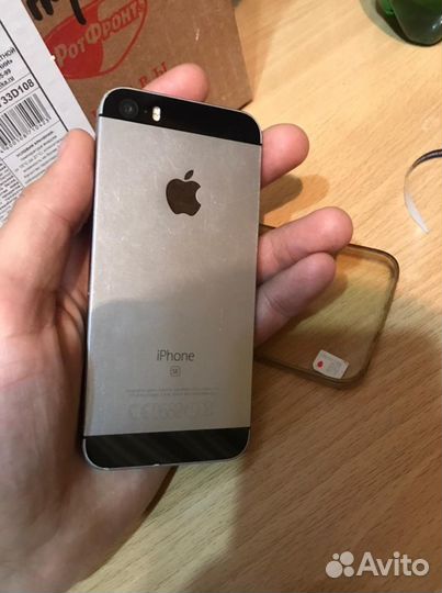 iPhone SE, 32 ГБ