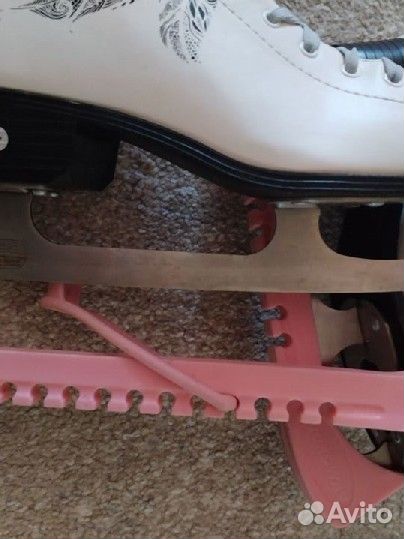 Коньки фигурные женские