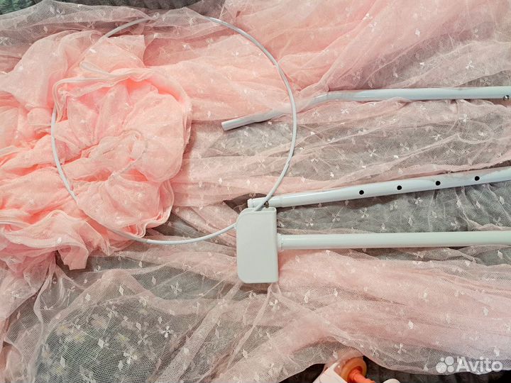 Балдахин в кроватку розовый