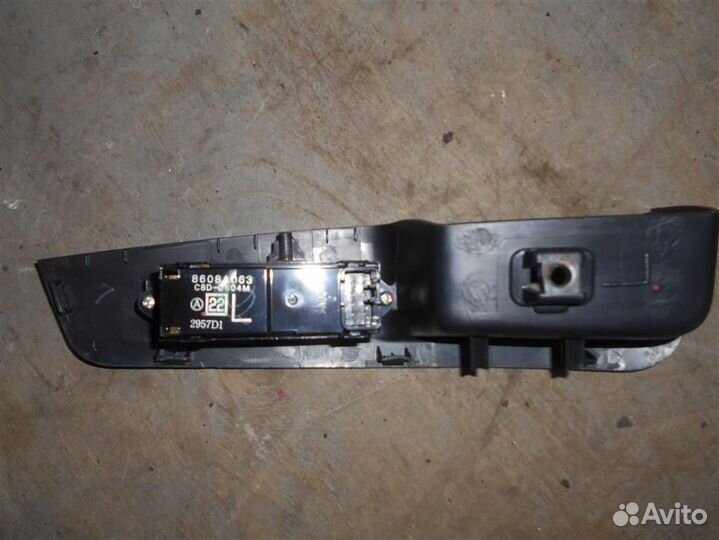 Кнопка стеклоподъемника задней левой двери от Mit