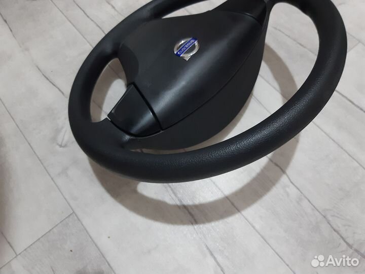 Руль на Volvo s40, c30, v50 с подушкой