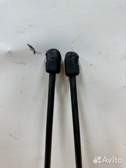 Амортизатор багажника Volkswagen Tiguan CCZ 2012