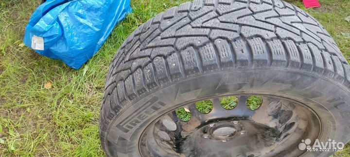 Pirelli Ice Zero 235/55 R17