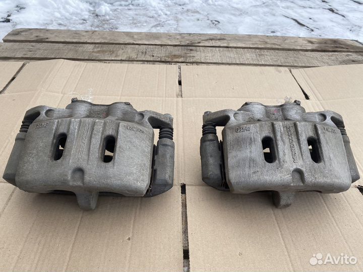 Суппорт тормозной передний Ford Mustang 6