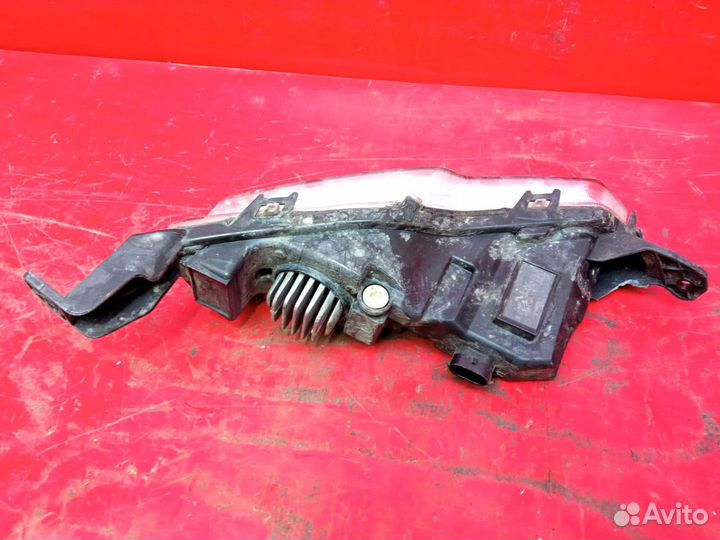 Фара противотуманная LED передняя правая Ford