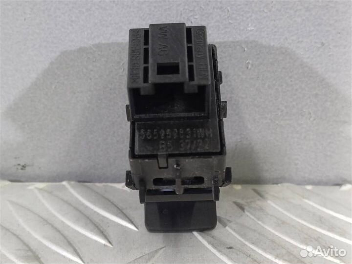 Кнопка багажника Skoda Kodiaq 565959831WH