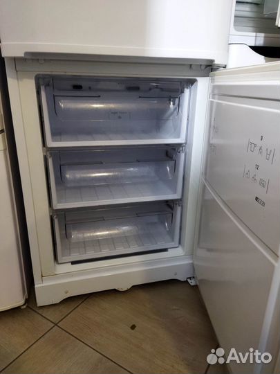 Продам холодильник hotpoint ariston