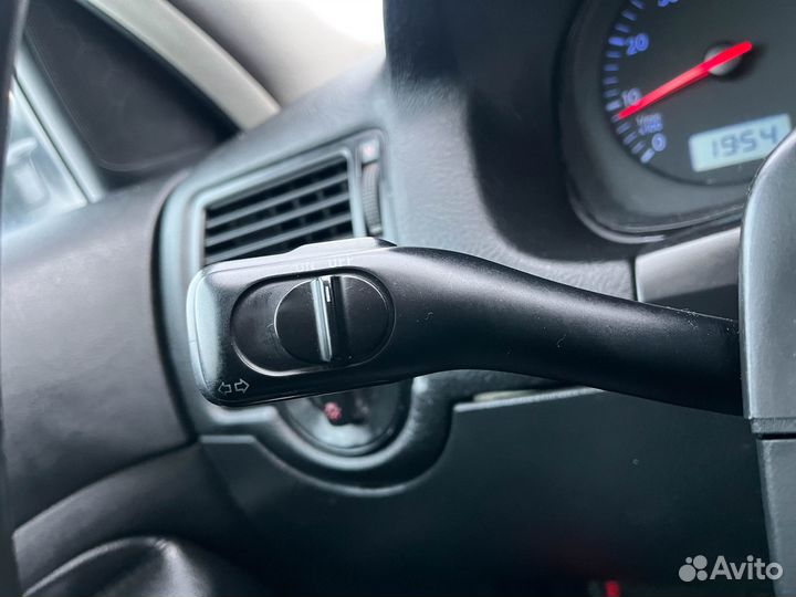 Volkswagen Jetta 2.0 AT, 2003, 251 886 км