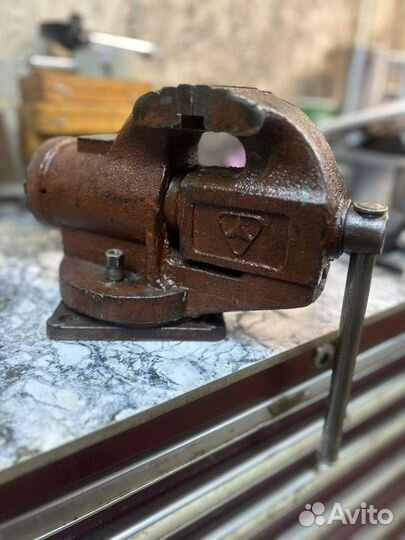 Тиски слесарные 80 мм СССР