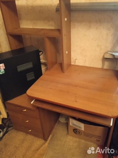 Компьютерный стол