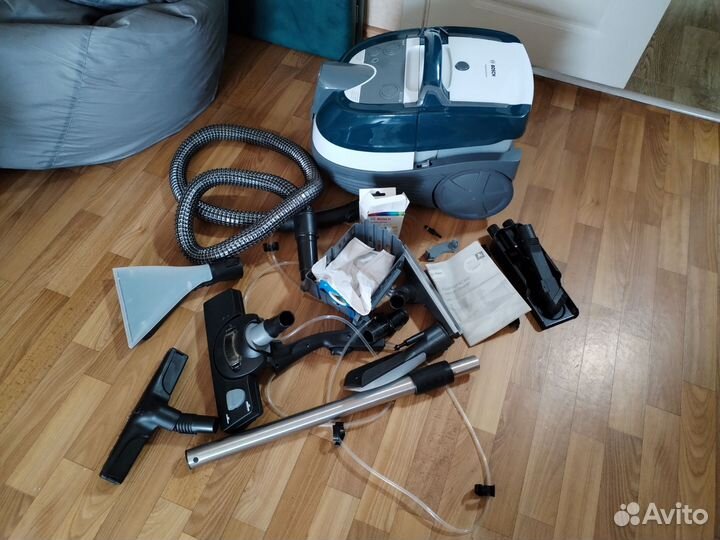 Моющий пылесос Bosch 4